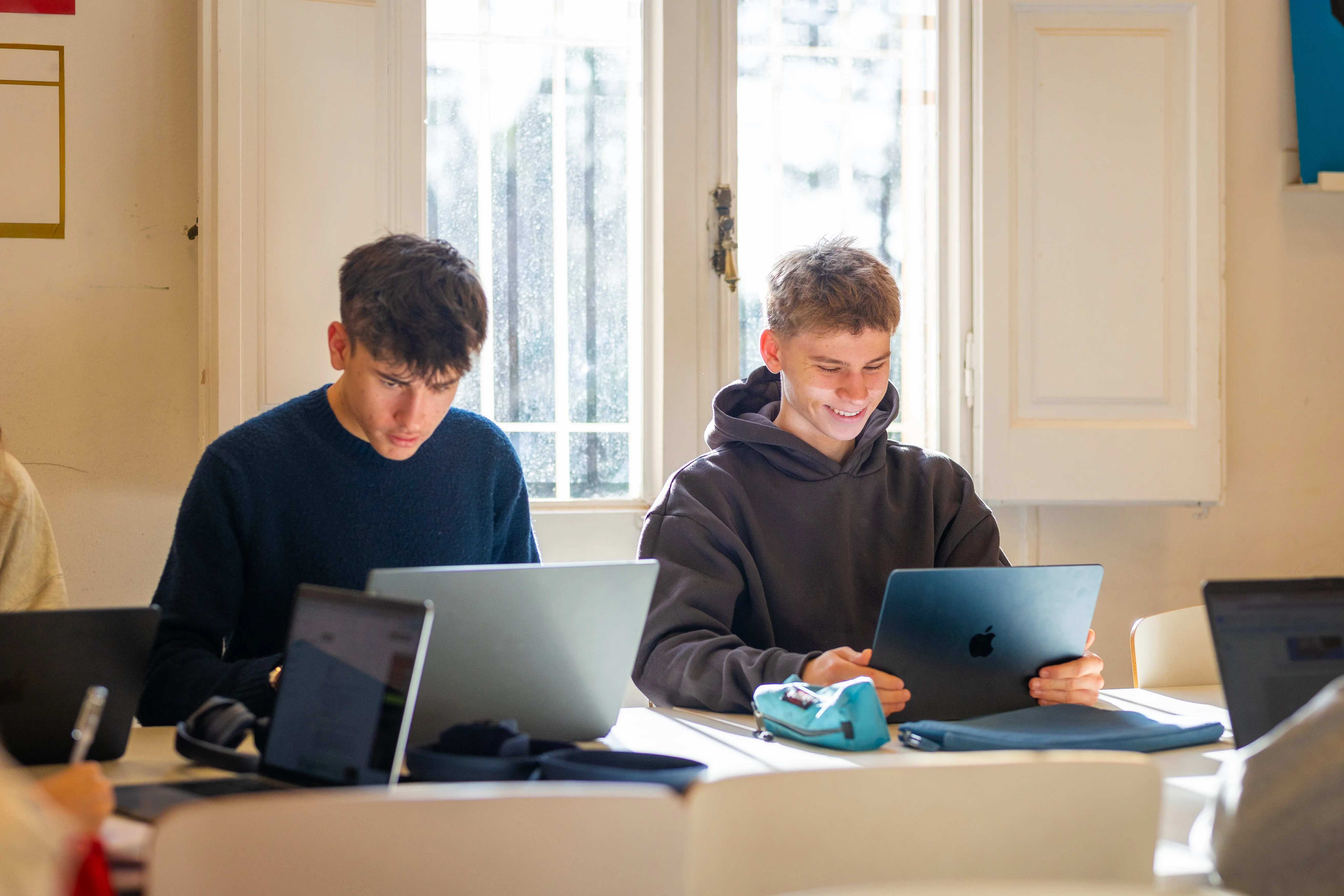 Two students at the computers 